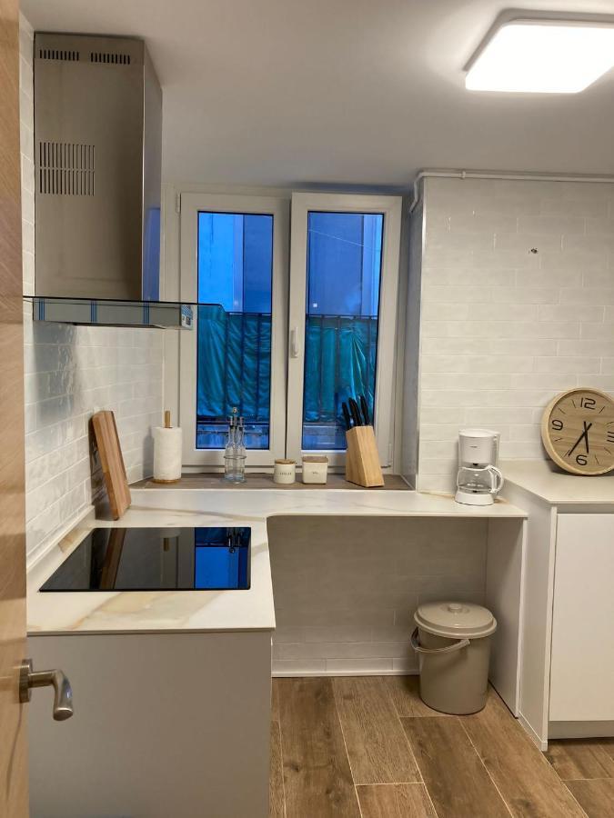La Esquina Del Puerto Apartment Кастро-Урдиалес Екстериор снимка